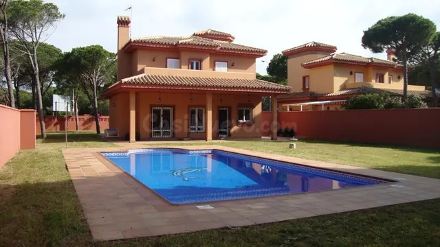 CHALET DE 2 PLANTAS INDEPENDIENTE EN LA BARROSA CON 1200 M2  - foto 2