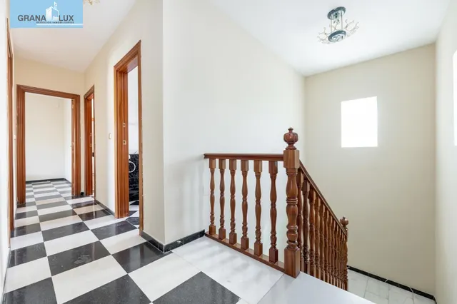 Amplio Chalet con piscina, pista deportiva y vistas en Ogíjares. — 13