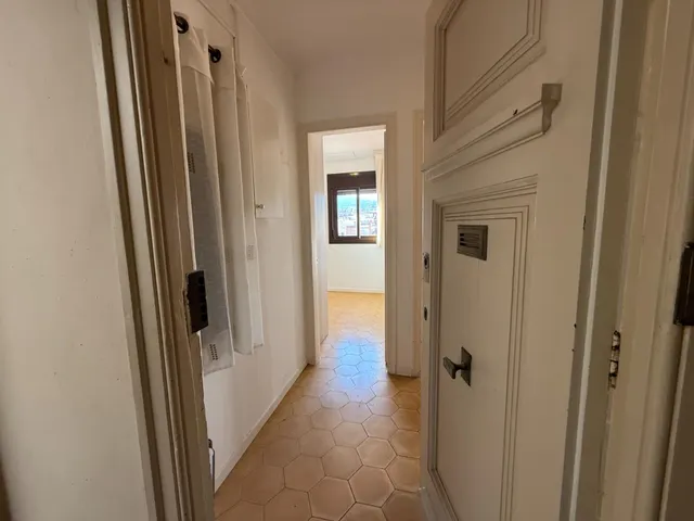 Último piso de una habitación con Ascensor — 17