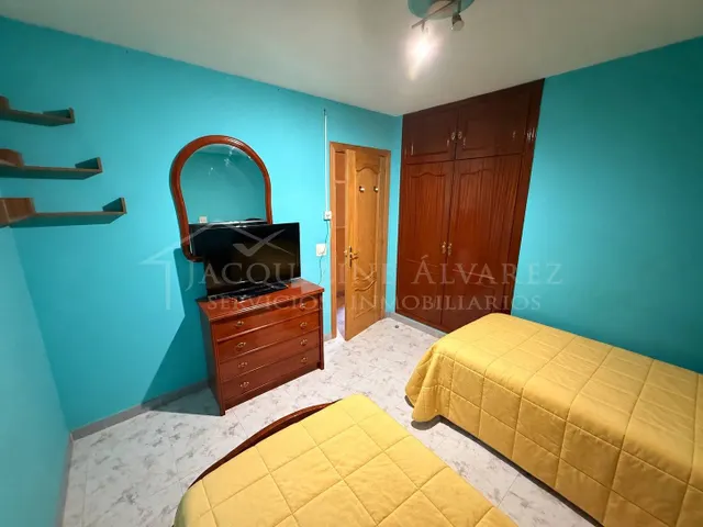 PISO DE 3 DORMITORIOS EN URBANIZACION CON PISCINA — 14