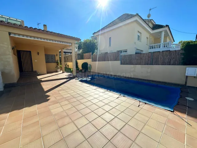 CASA EN OASIS - EL VENDRELL — 3