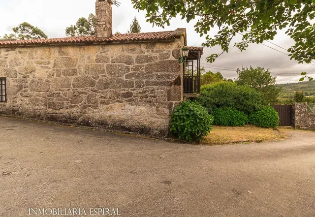 Exclusiva Casa de Piedra totalmente rehabilitada en Cerdedo  - foto 4