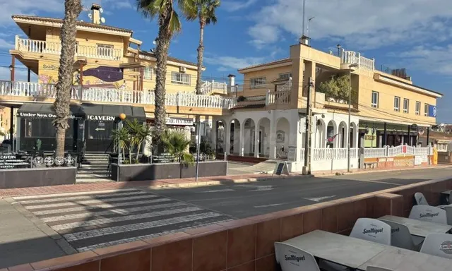 LOCAL COMERCIAL EN PUNTA PRIMA (ORIHUELA COSTA) - foto 3