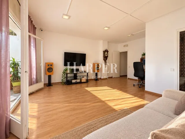 Luminoso piso con espacios exteriores privados en Eixample, Barcelona — 5