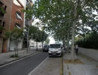 Se vende Casa Adosada OKUPADA en Vint-I-Dos De Juliol 75 Ter - foto 2