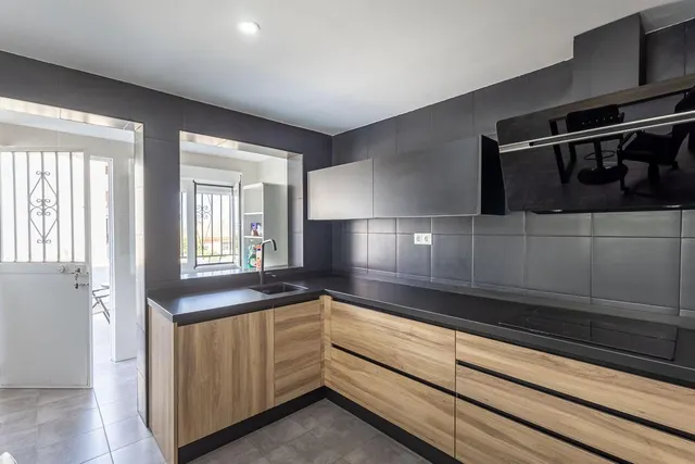 Casa en venta en Monachil (Granada) – Amplia, luminosa y con gran potencial — 7