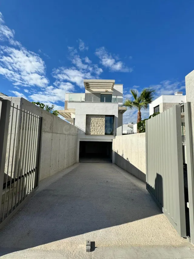 Villa 4 habitaciones 244m² en venta - Golf Bahía - foto 3