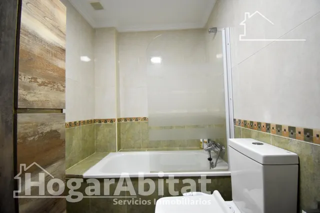 ¡GRAN OPORTUNIDAD! PAREADO REFORMADO, EXTERIOR CON TERRAZA Y ASCENSOR — 46
