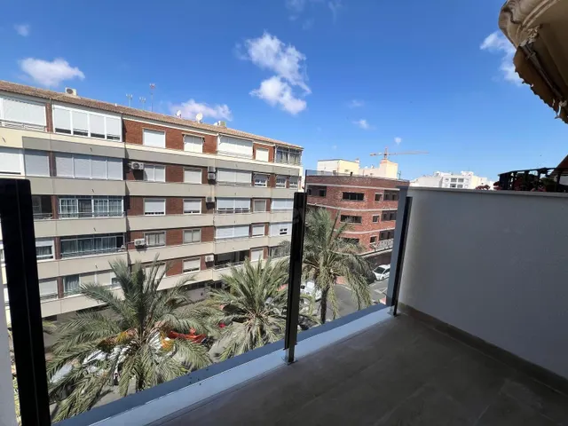 Para estrenar en el centro de Torrevieja, a estrenar! 🏡✨ — 2