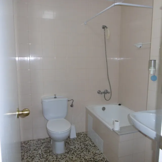 LOCAL COMERCIAL EN VENTA — 7
