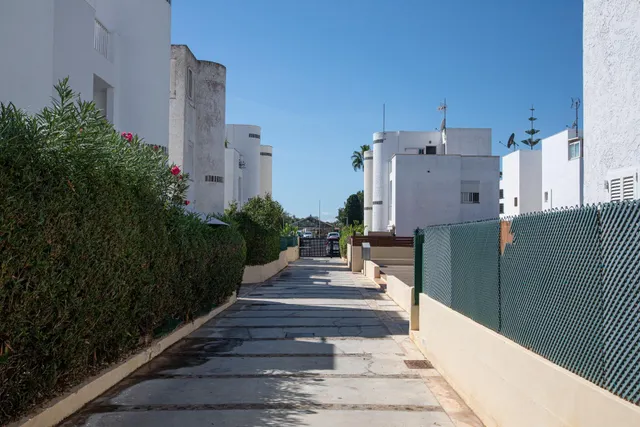 Encantadora vivienda unifamiliar con patio privado, piscina y vistas al mar en Cala Millor. — 47