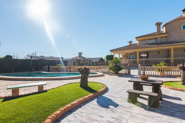 Chalet 4 habitaciones 300m² en venta - Llano de Brujas