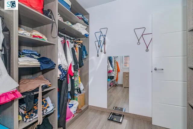 Hijar, Calle Altamira, 3 dormitorios, baño y aseo. — 28