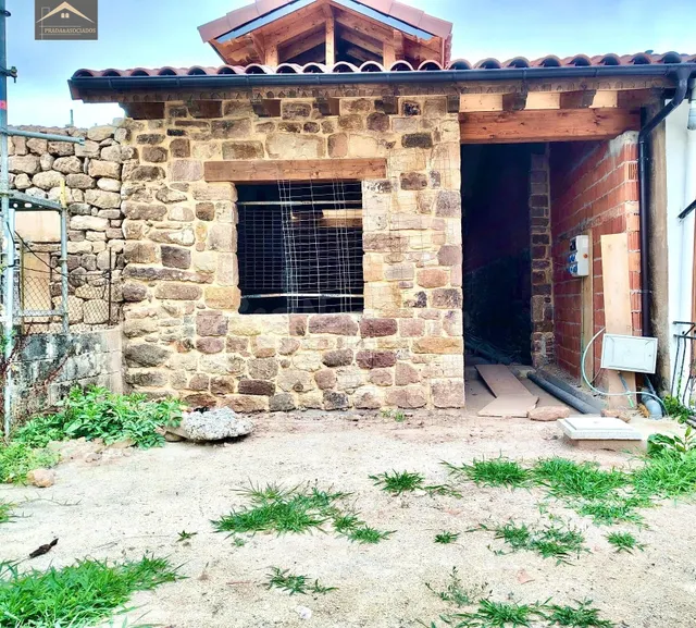 CASA DE PIEDRA EN COO DE BUELNA