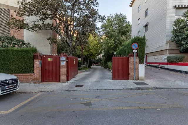 Garaje en el centro. — 2