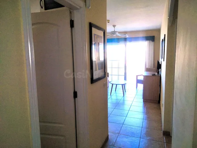 Encantador Apartamento en Los Cristianos con Terraza Enorme  - foto 2