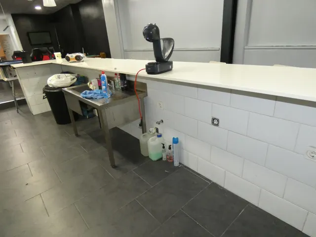 ++ Local comercial en Alguazas zona CENTRO++127 m. de superficie, — 6