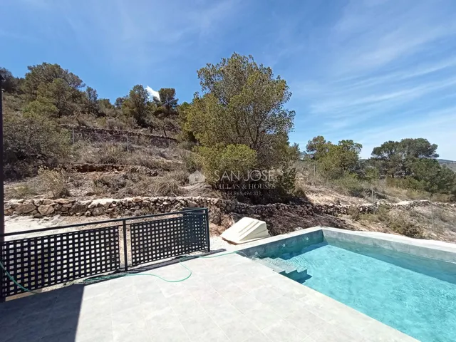 Se vende Villa con piscina en Cañada de la Leña — 42
