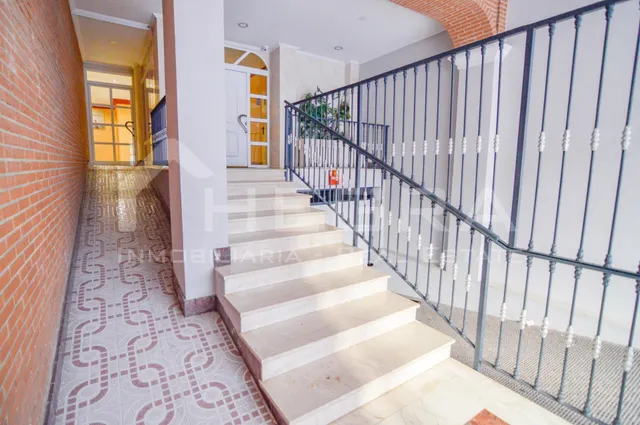 SE ALQUILA AMPLIO TRASTERO – PLAYA DEL CURA. Calle Ramón Gallud 200, en Torrevieja — 8