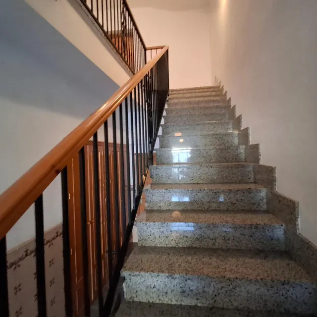 VIVE EN EL CENTRO: PISO CON ENCANTO EN LA PLAZA — 37