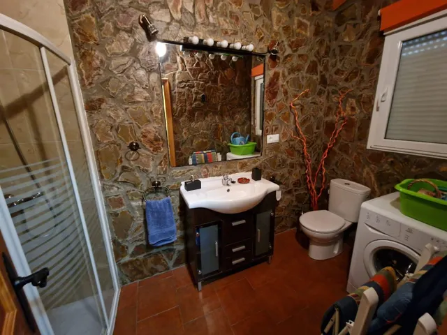 SE VENDE CASA EN MORILA DE LOS OTEROS, PARCELA CON 553 M2, PARA ENTRAR A VIVIR. — 11
