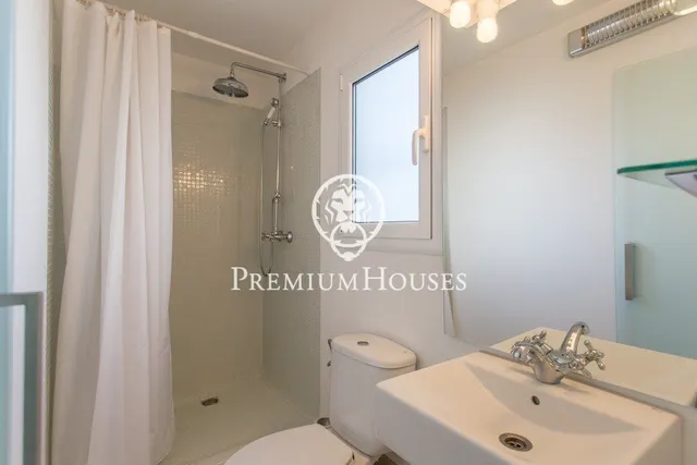 Casa en venta con piscina en Sant Andreu de Llavaneres — 32