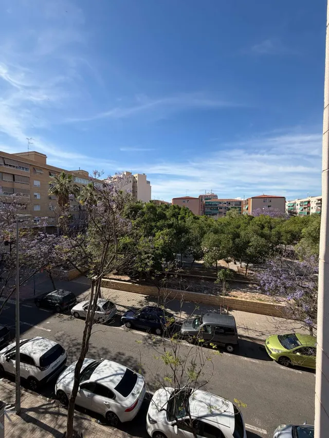 Amplio y Luminoso Apartamento en Altozano, Alicante — 11