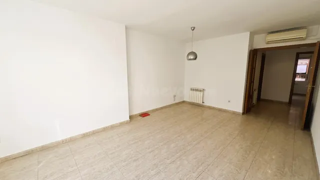 Piso de 2 dormitorios y 2 baños con ascensor en Bernat Artol - foto 4