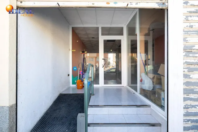 Local de 130 m2, diafano en Gojar, cerca del centro, en zona residencial con mucho paso de vehiculos — 10