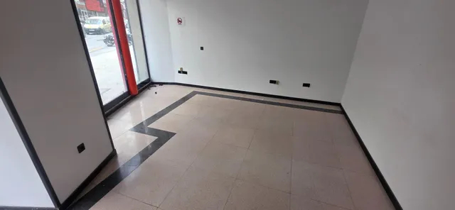 LOCAL COMERCIAL ACONDICIONADO DE 350 METROS EN PLENA — 21