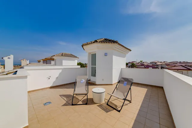 Villa Independiente en San Fulgencio, 3 dormitorios, 3 baños — 27