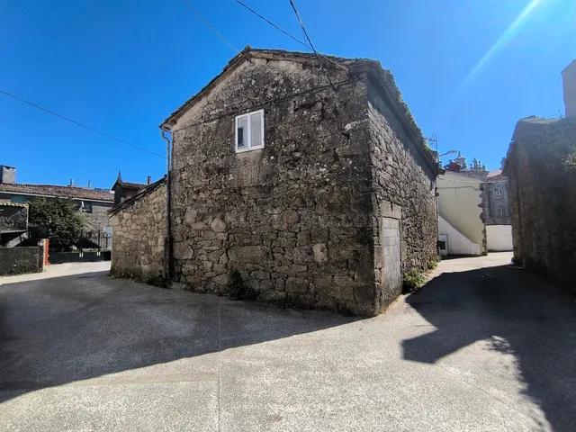 Amplia Casa en Conxo, Santiago de Compostela - Oportunidad para Reformar — 4