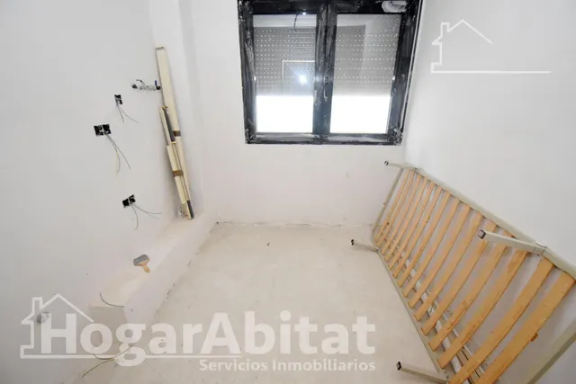 ¡Perfecto para invertir! Casa de cuatro alturas  para reformar con garaje y dos terrazas, cerca del centro — 19