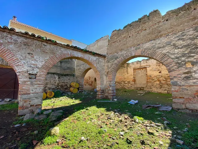 SOLAR EN CASAR DE CÁCERES — 7