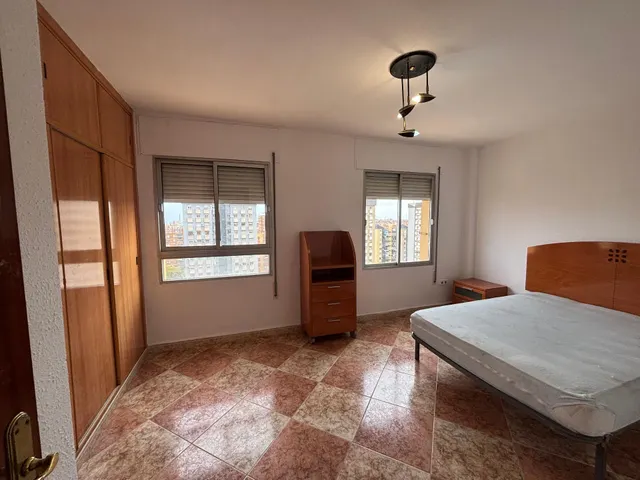 Piso en venta en la zona de Portada Alta-La Barriguilla — 4