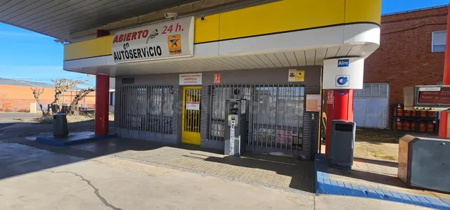 Gasolinera 3 habitaciones 1700m² en venta - Castilla y leon - foto 4