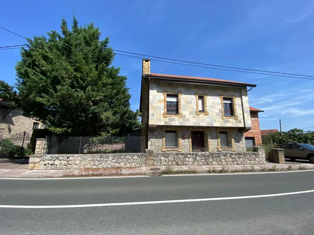 CHALET UNIFAMILIAR EN ESCOBEDO DE CAMARGO EN PARCELA DE 1400 - foto 2