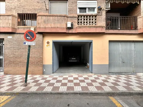 ¡LOCAL EN VENTA EN LA CHANA! – MÚLTIPLES POSIBILIDADES Y OPCIÓN DE CAMBIO DE USO A VIVIENDA