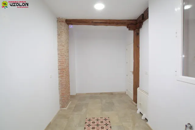 Amplias oficinas en Plaza Bib-Rambla — 23