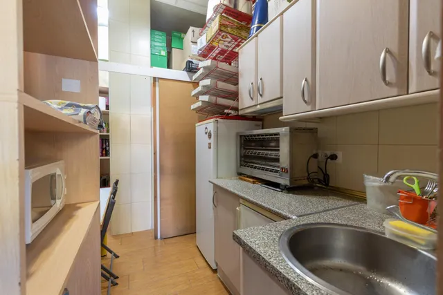 Local en venta junto al instituto Zaidín Vergeles – Listo para empezar tu negocio — 10
