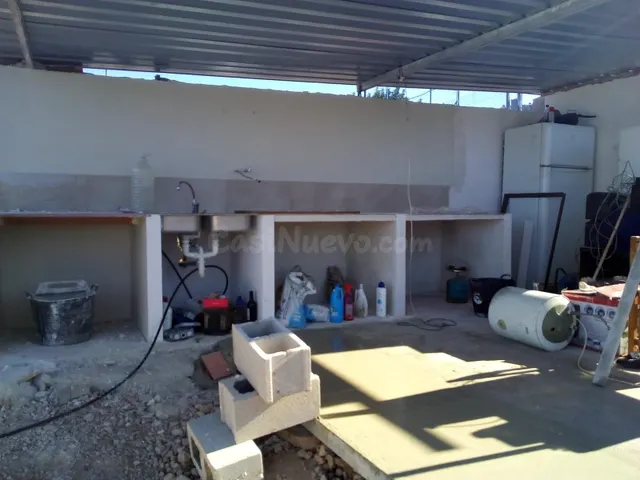 PARCELA CON CASA DE APEROS DE 9 METROS + UNA PORCHADA DE 24 