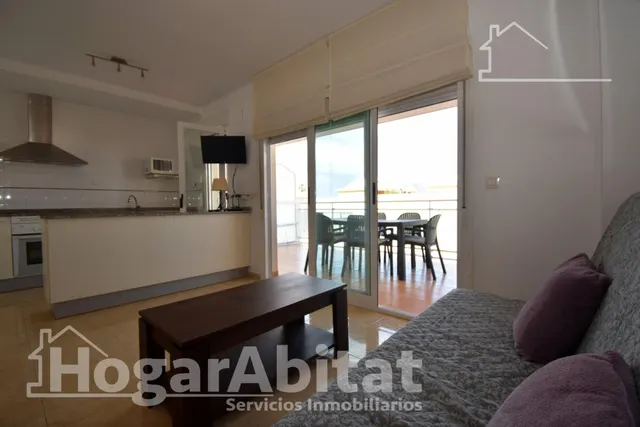 Seminuevo con terraza, piscina y garaje cerca de la playa — 9