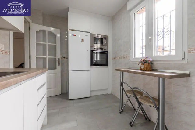 Encantadora Casa Reformada en Ogijares con Vistas y Espacios para Disfrutar — 12