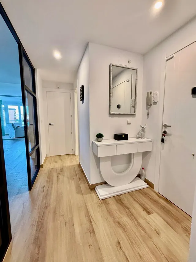 Apartamento reformado con vistas al mar, terraza y parking incluido en poniente, Benidorm — 25
