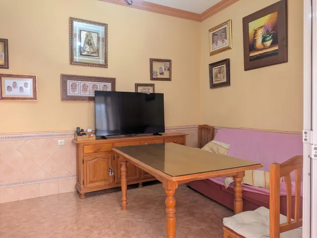 Amplia Casa en Venta en Marchena — 7