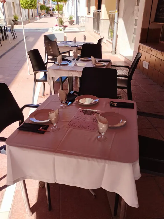 SE VENDE RESTAURANTE EN SANTIAGO DE LA RIBERA — 6