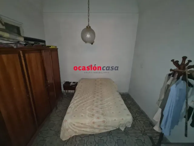 CASA CON PATIO A LA VENTA — 17