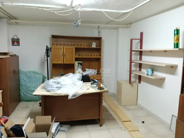 Se vende local comercial con sotano preparado para supermercado en buena zona de Aspe — 36