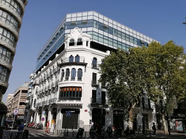 MAGNIFICO Y GRAN LOCAL EN PLENO CENTRO DE CÓRDOBA CAPITAL — 24