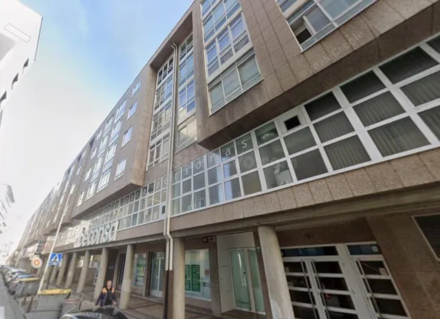 SE VENDE local comercial OKUPA en C Cm Fontanes 11 de Coruñ - foto 3